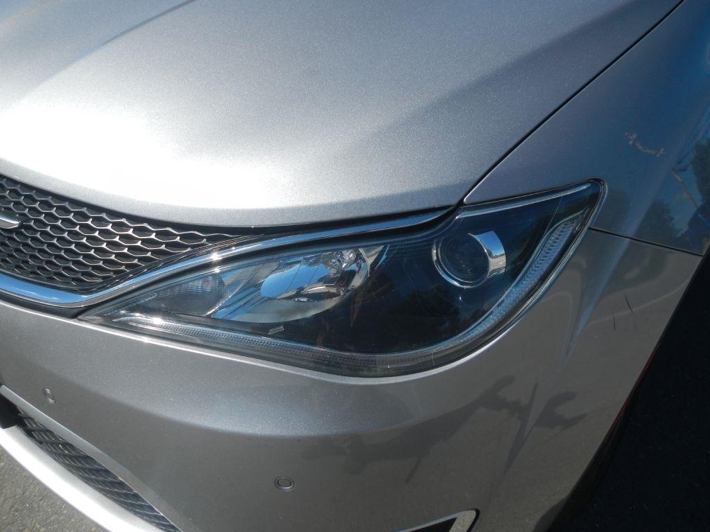 Chrysler Pacifica Limited 2017