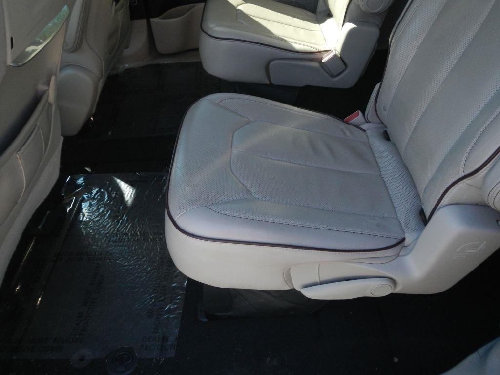 Chrysler Pacifica Limited 2017