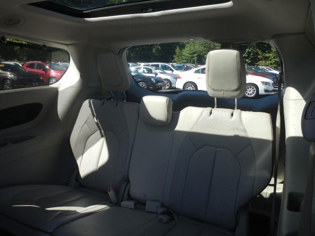 Chrysler Pacifica Limited 2017