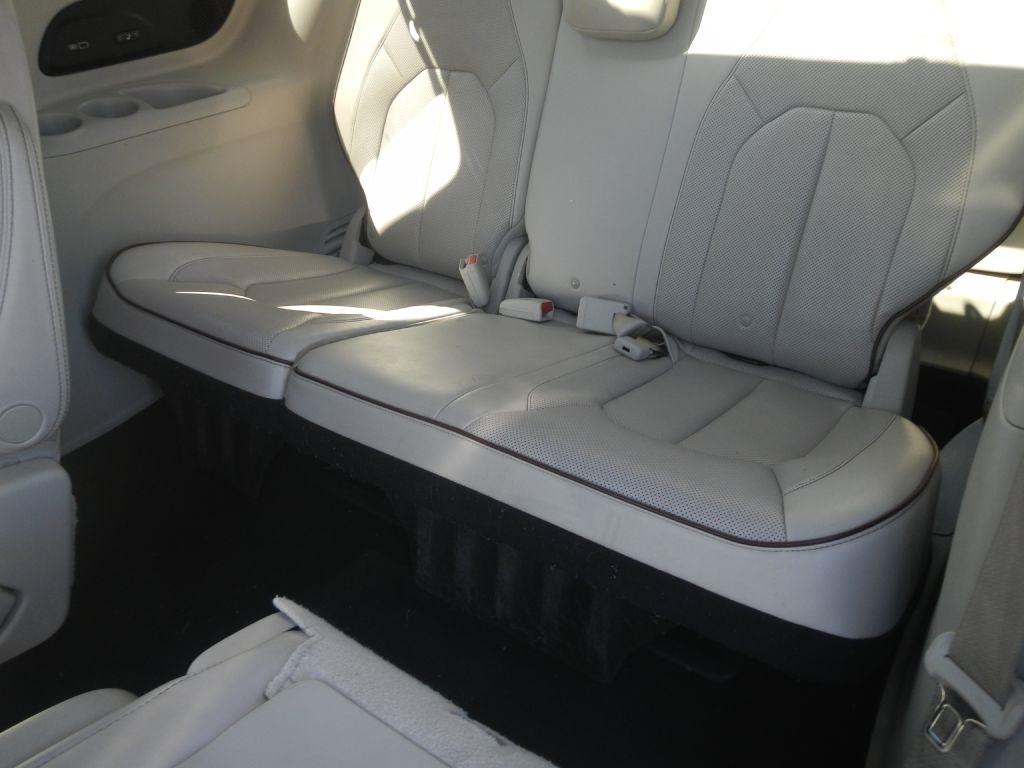 Chrysler Pacifica Limited 2017
