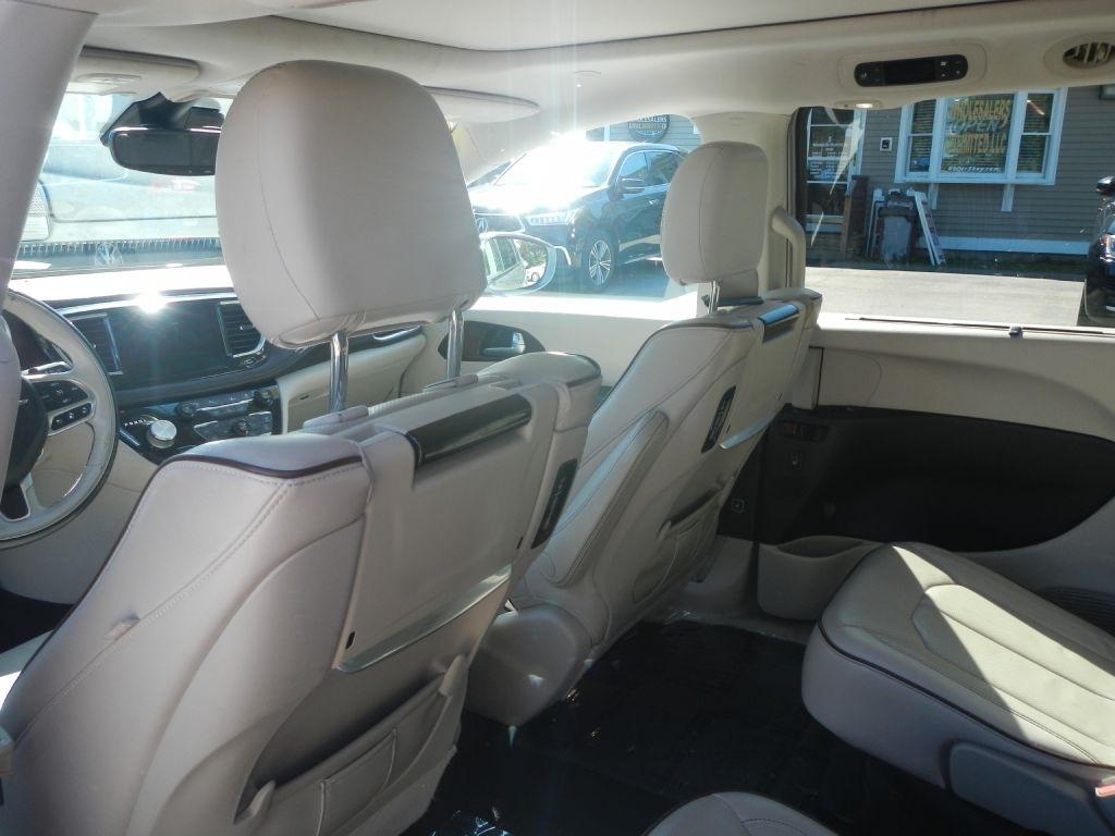 Chrysler Pacifica Limited 2017