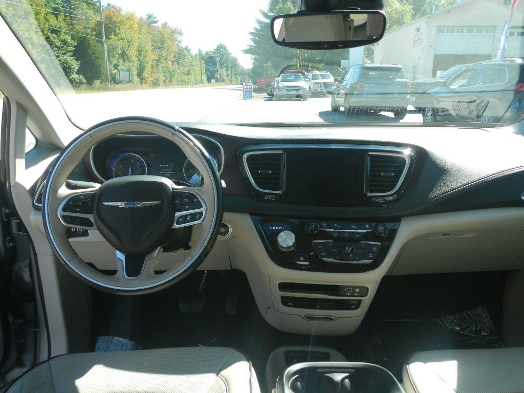 Chrysler Pacifica Limited 2017