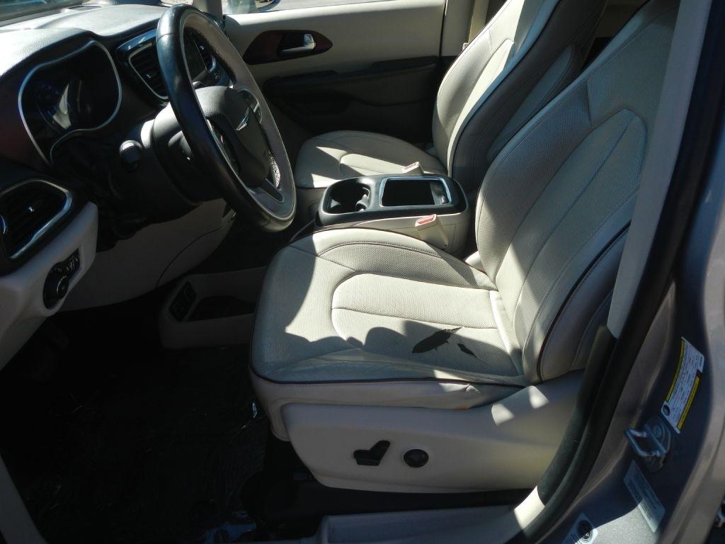 Chrysler Pacifica Limited 2017