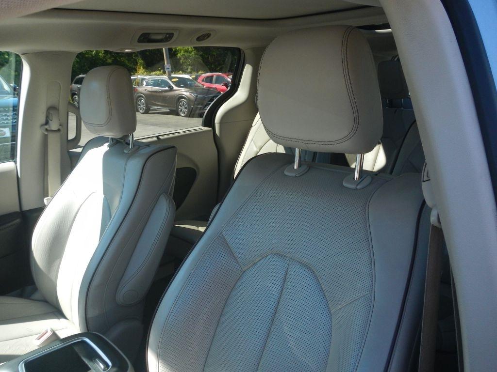 Chrysler Pacifica Limited 2017