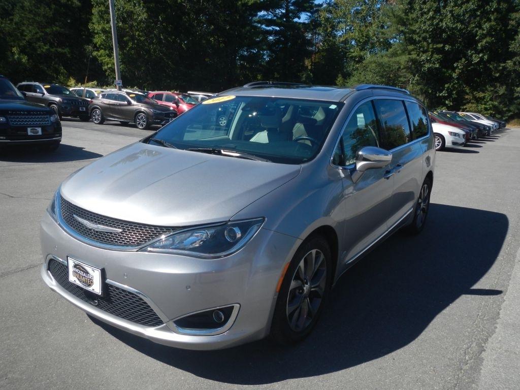 Chrysler Pacifica Limited 2017