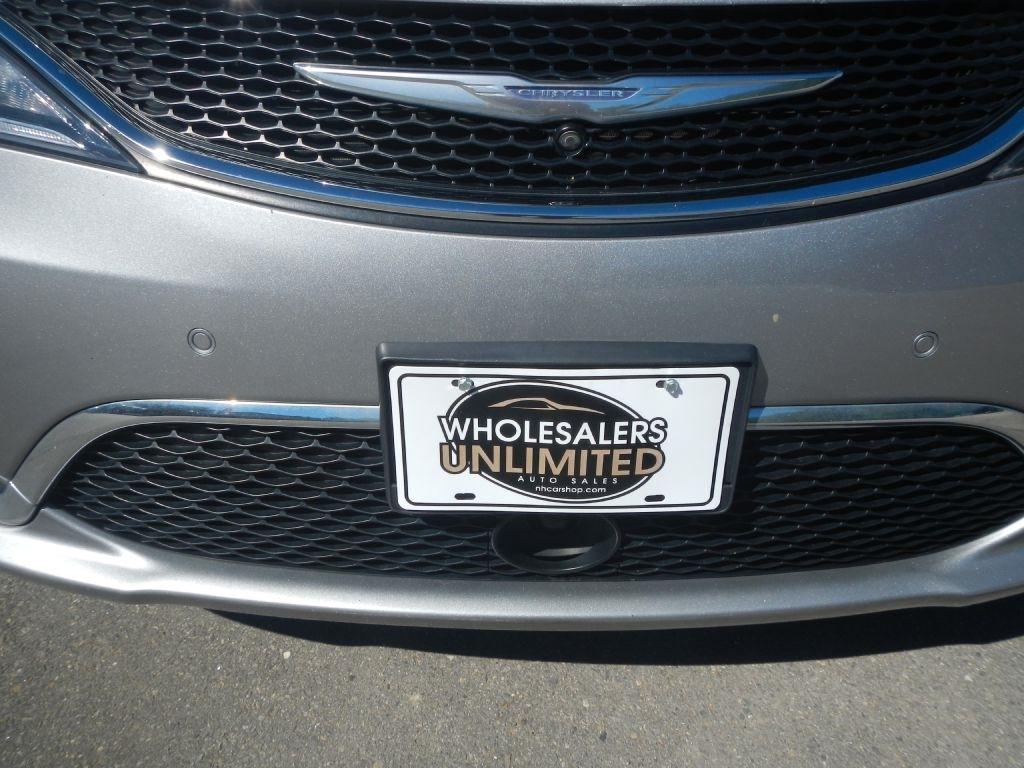 Chrysler Pacifica Limited 2017