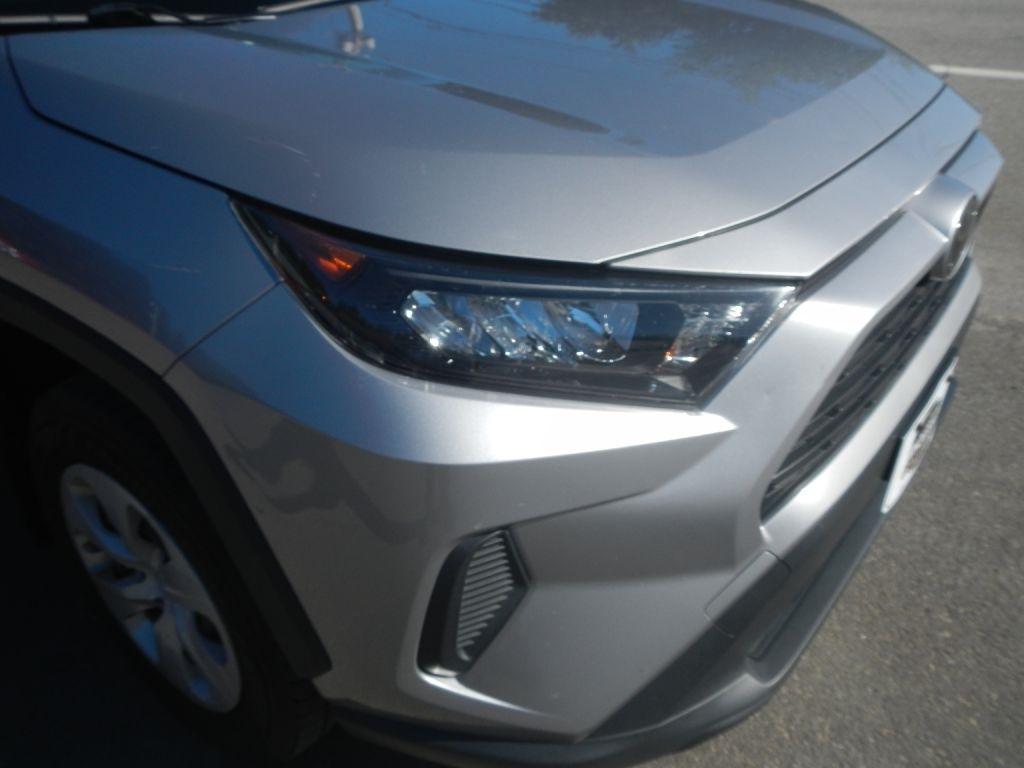 Toyota RAV4 LE AWD 2020