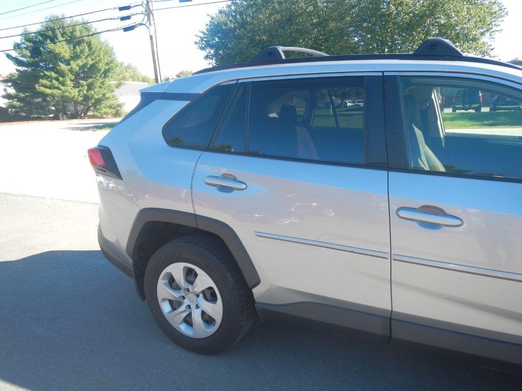 Toyota RAV4 LE AWD 2020