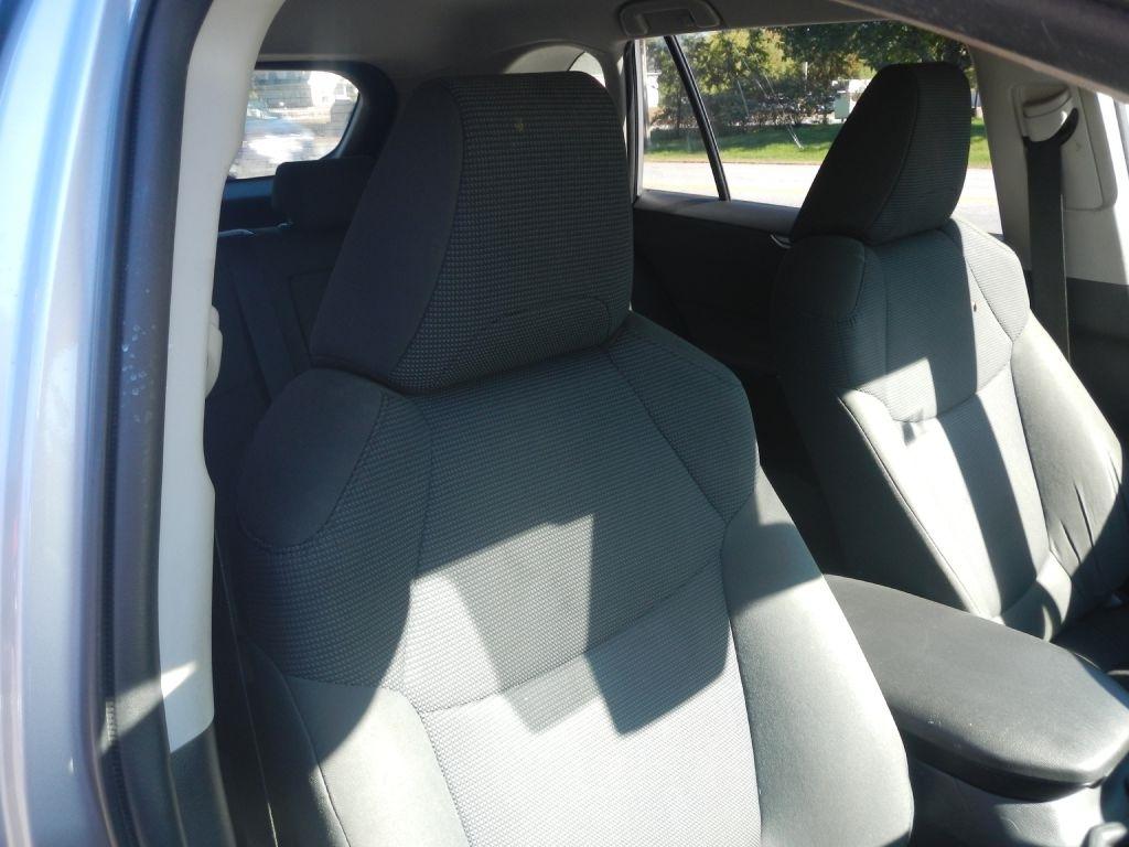 Toyota RAV4 LE AWD 2020
