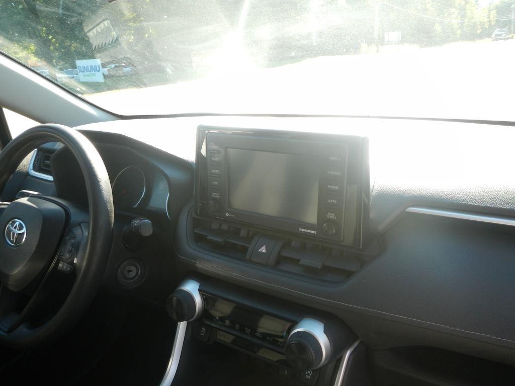Toyota RAV4 LE AWD 2020