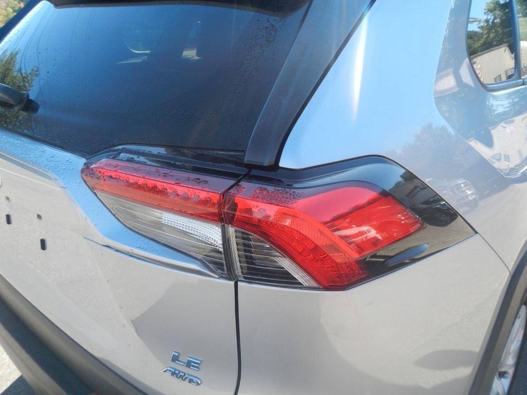 Toyota RAV4 LE AWD 2020