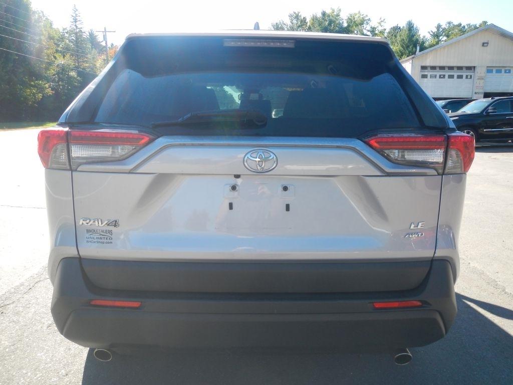 Toyota RAV4 LE AWD 2020