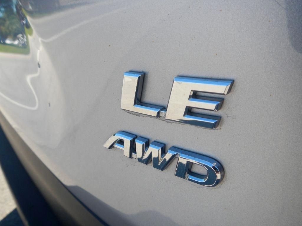 Toyota RAV4 LE AWD 2020