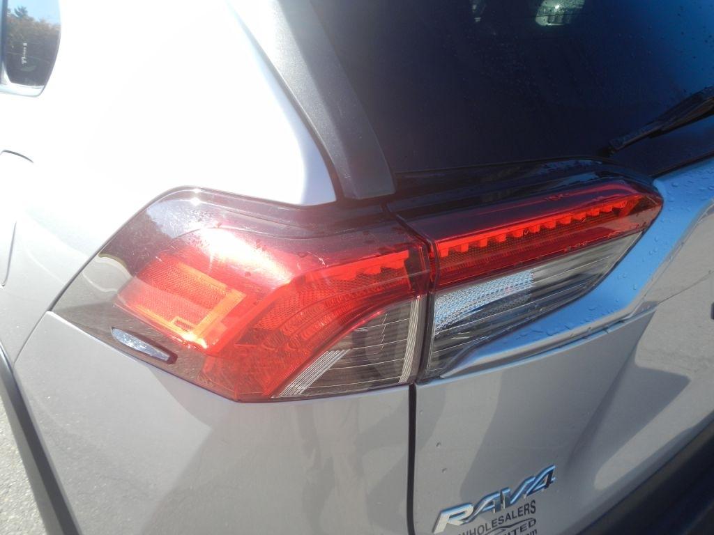 Toyota RAV4 LE AWD 2020