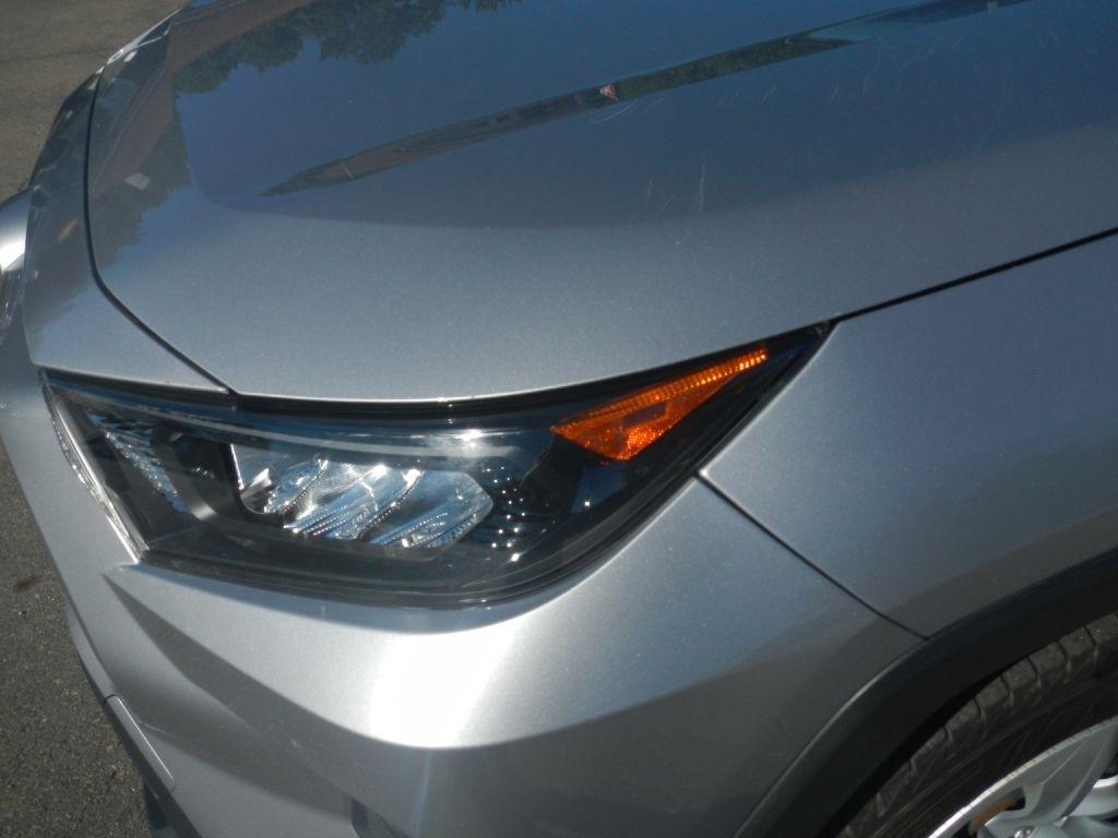 Toyota RAV4 LE AWD 2020