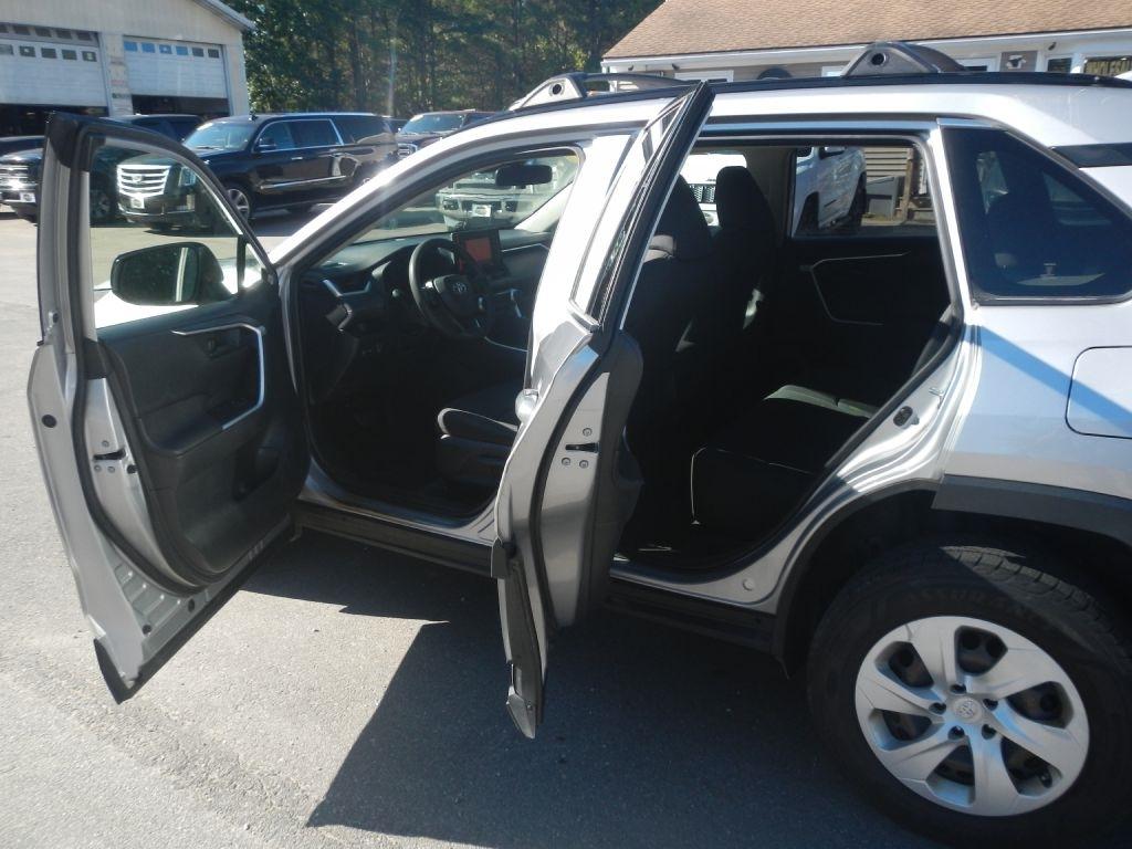 Toyota RAV4 LE AWD 2020
