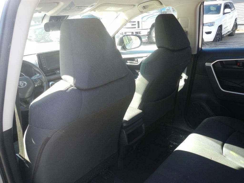 Toyota RAV4 LE AWD 2020