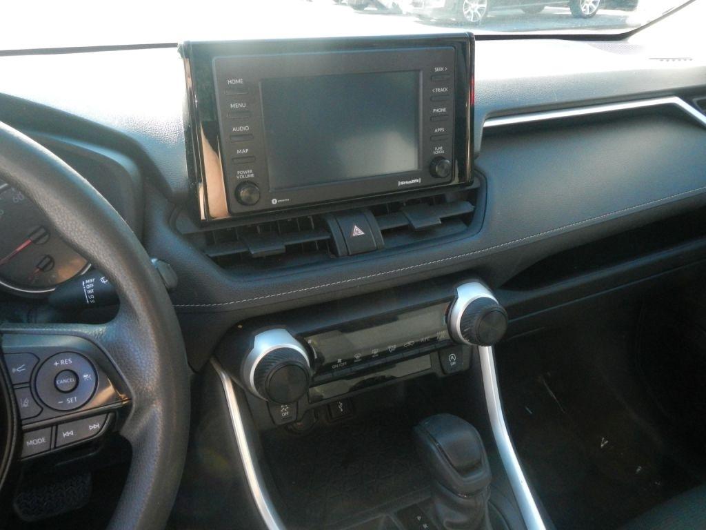 Toyota RAV4 LE AWD 2020