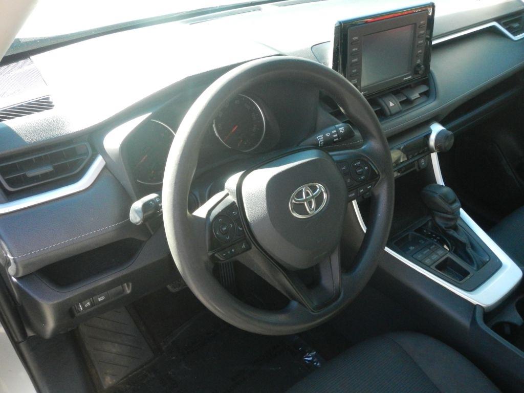 Toyota RAV4 LE AWD 2020
