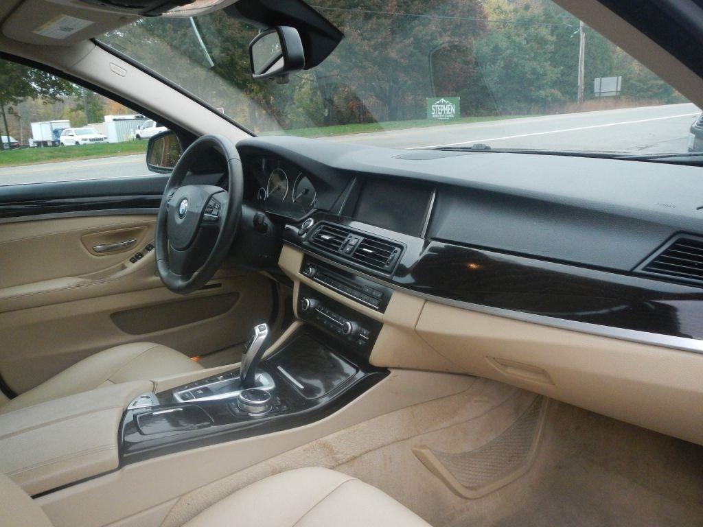 BMW 5-Series 528i xDrive 2014