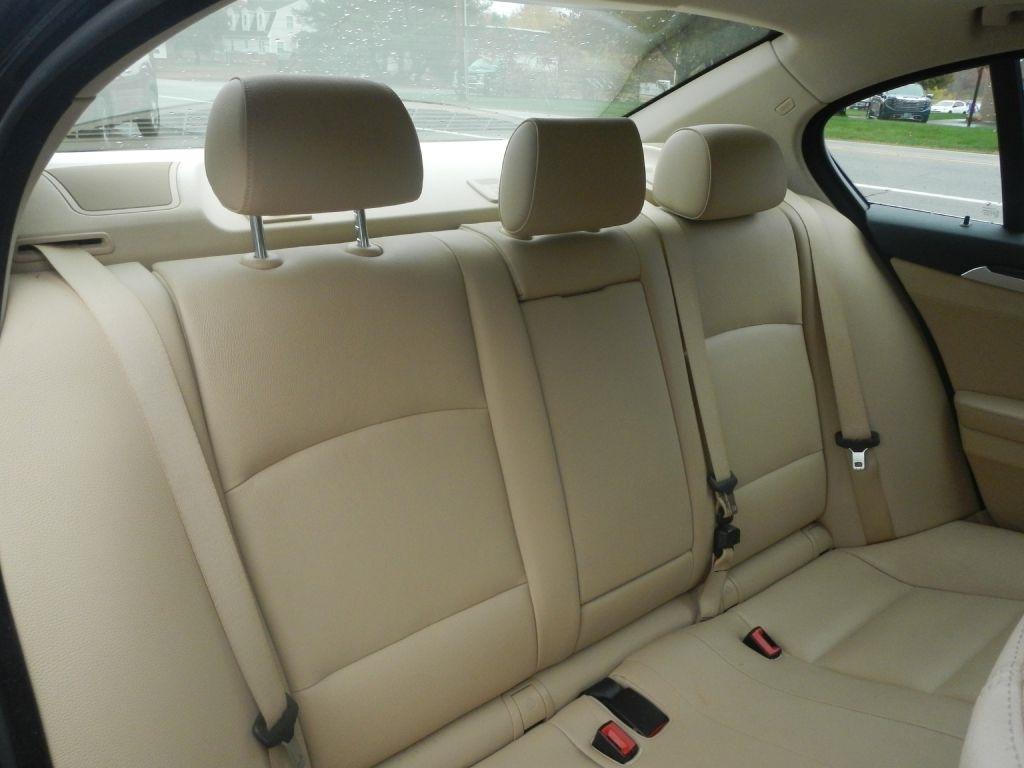 BMW 5-Series 528i xDrive 2014