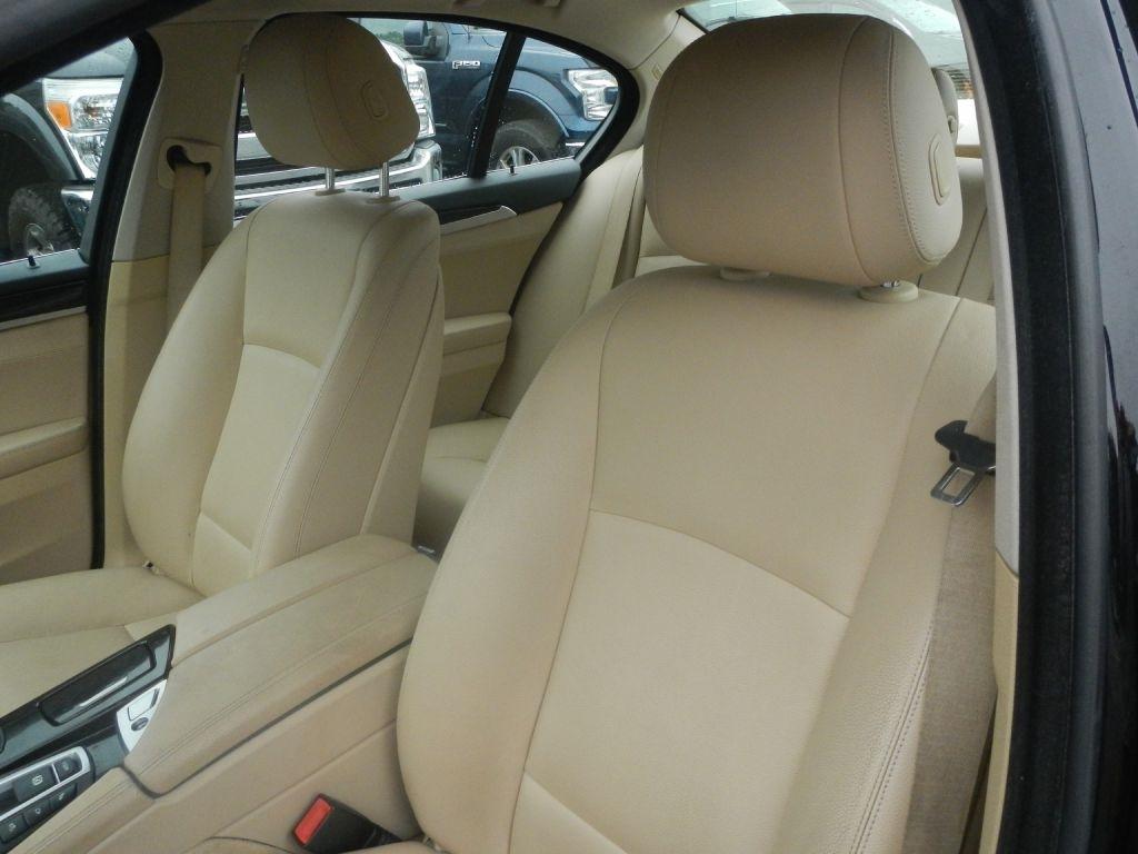 BMW 5-Series 528i xDrive 2014