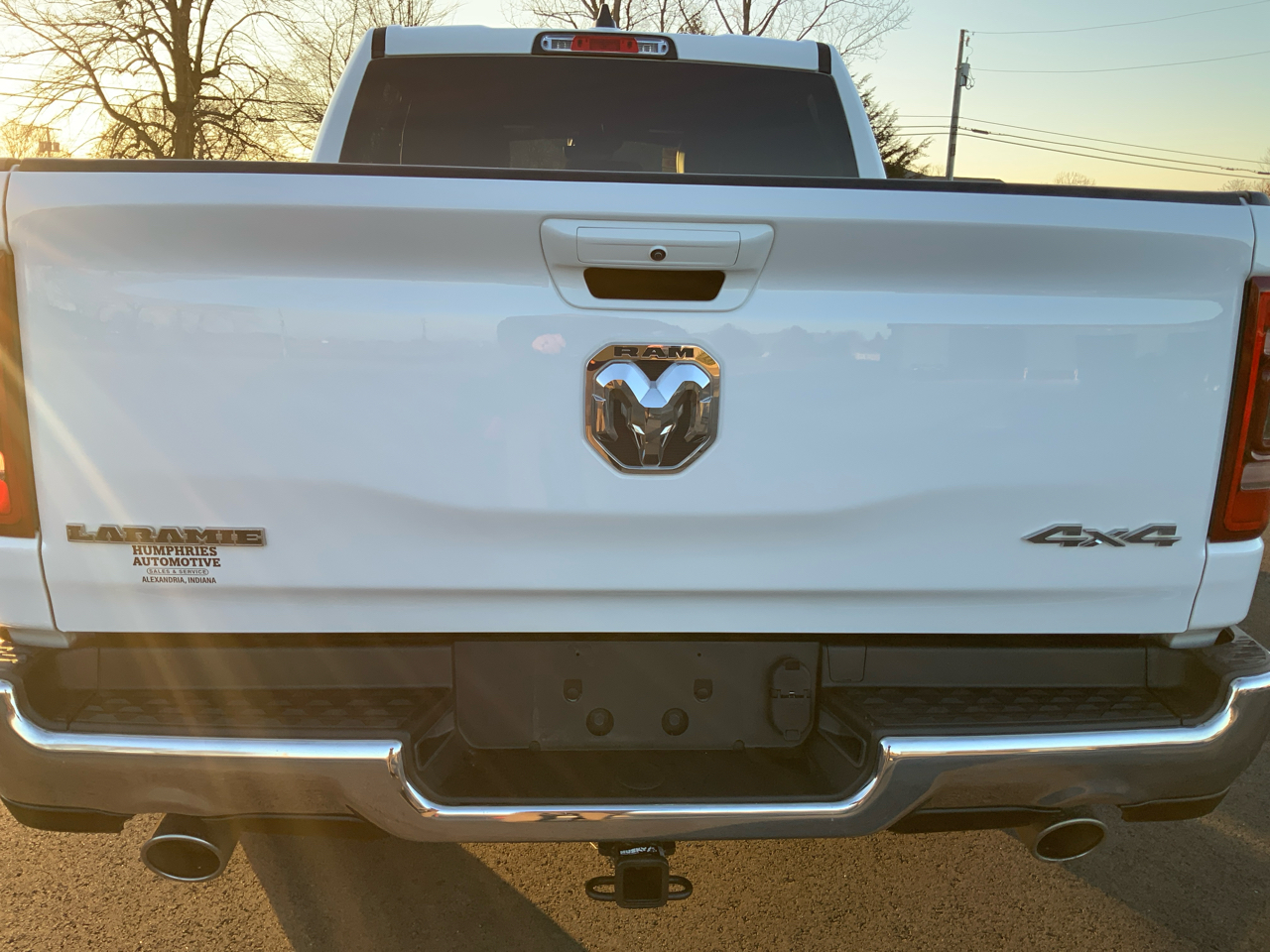 RAM 1500 Laramie Crew Cab SWB 4WD 2024