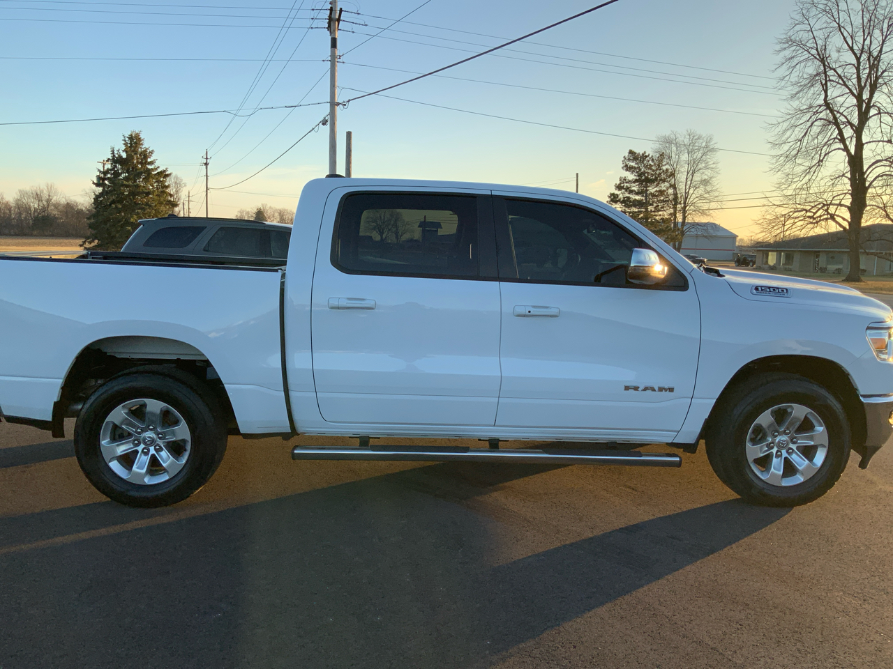 RAM 1500 Laramie Crew Cab SWB 4WD 2024