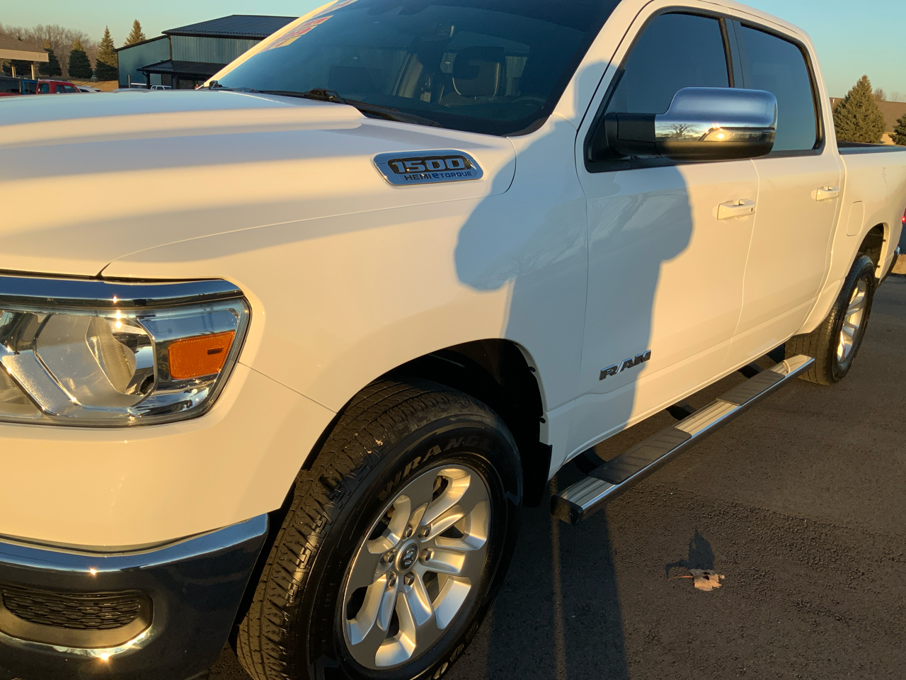 RAM 1500 Laramie Crew Cab SWB 4WD 2024