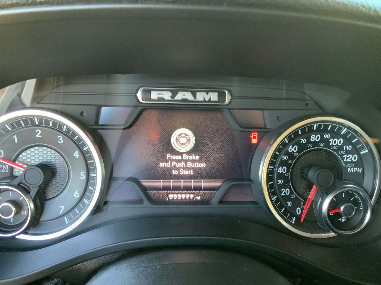 RAM 1500 Laramie Crew Cab SWB 4WD 2024