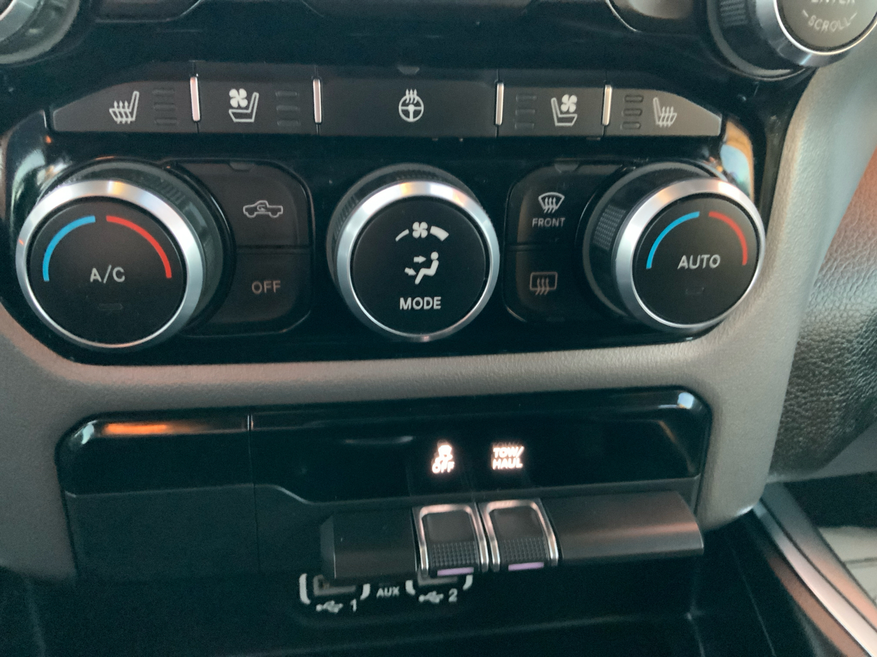 RAM 1500 Laramie Crew Cab SWB 4WD 2024