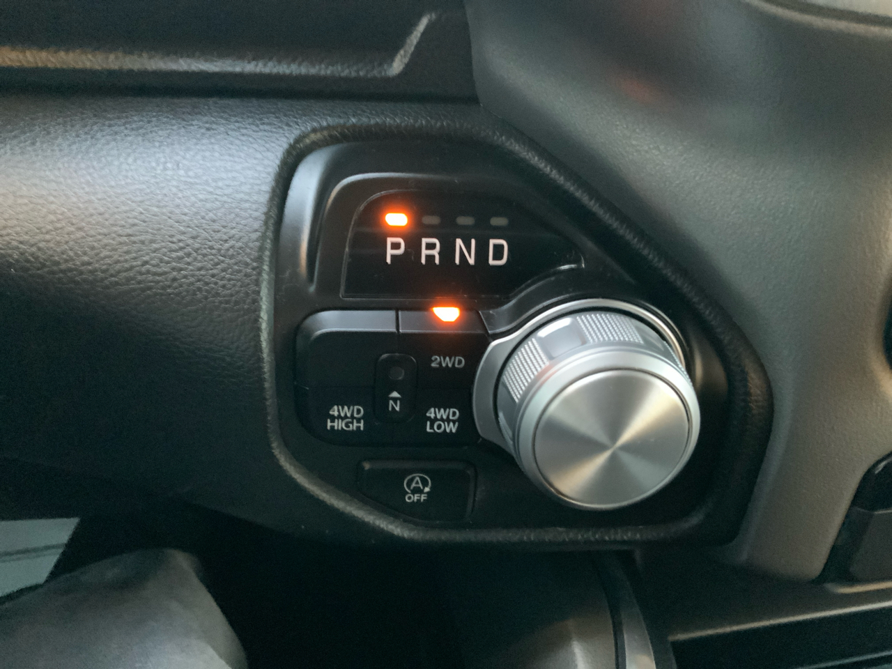 RAM 1500 Laramie Crew Cab SWB 4WD 2024