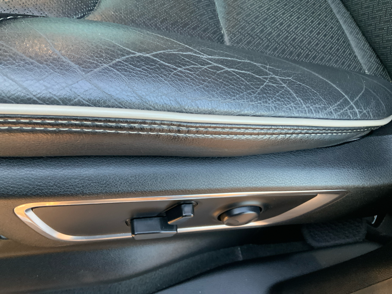 RAM 1500 Laramie Crew Cab SWB 4WD 2024