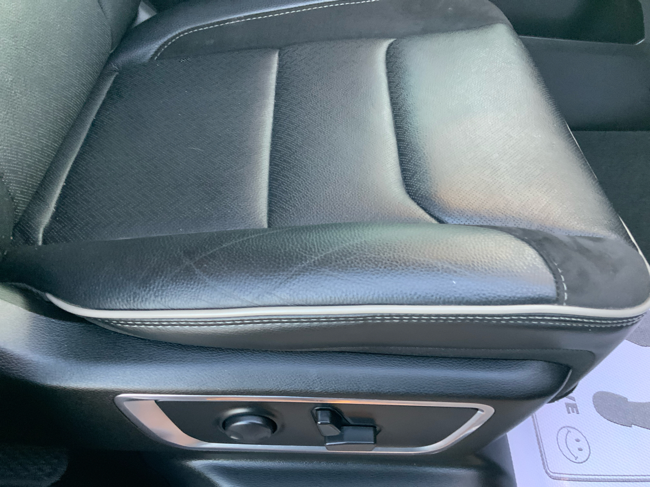 RAM 1500 Laramie Crew Cab SWB 4WD 2024