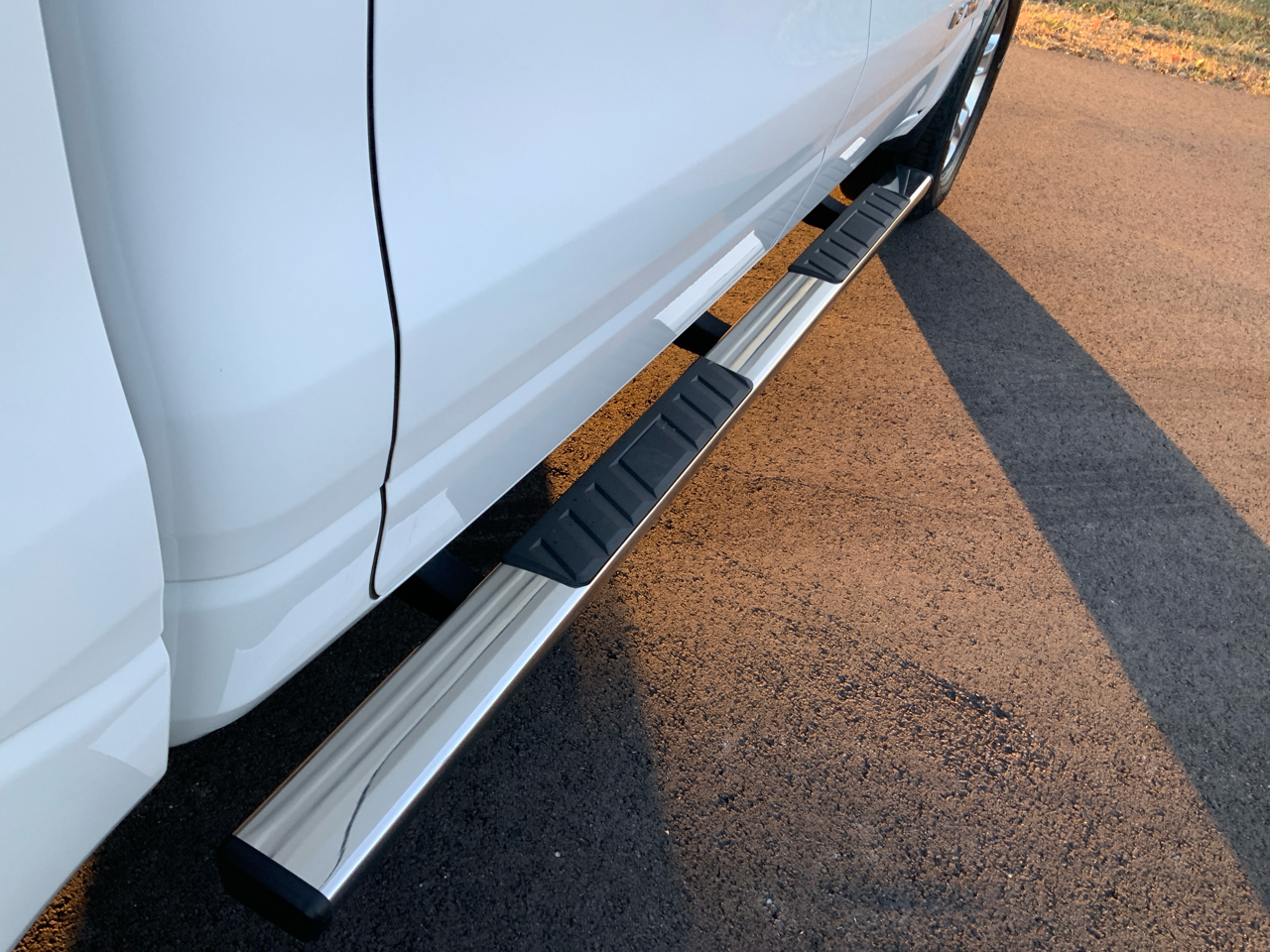 RAM 1500 Laramie Crew Cab SWB 4WD 2024