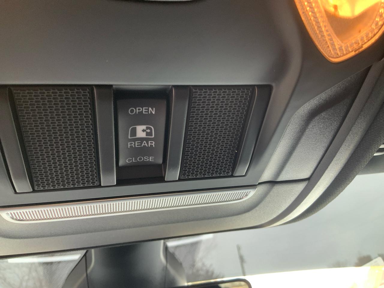 RAM 1500 Big Horn Crew Cab SWB 4WD 2020