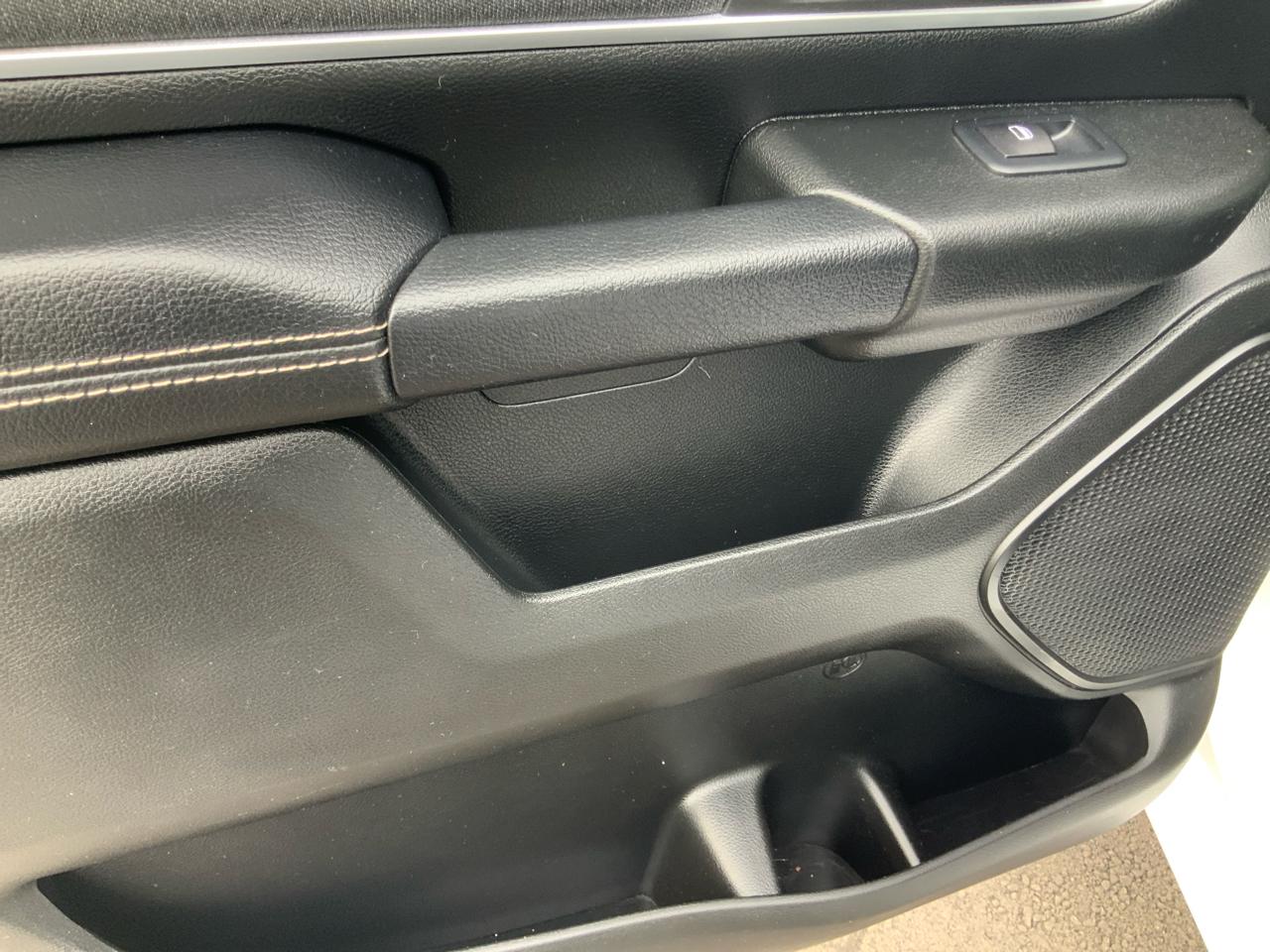 RAM 1500 Big Horn Crew Cab SWB 4WD 2020