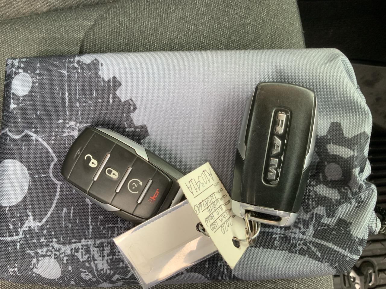 RAM 1500 Big Horn Crew Cab SWB 4WD 2020