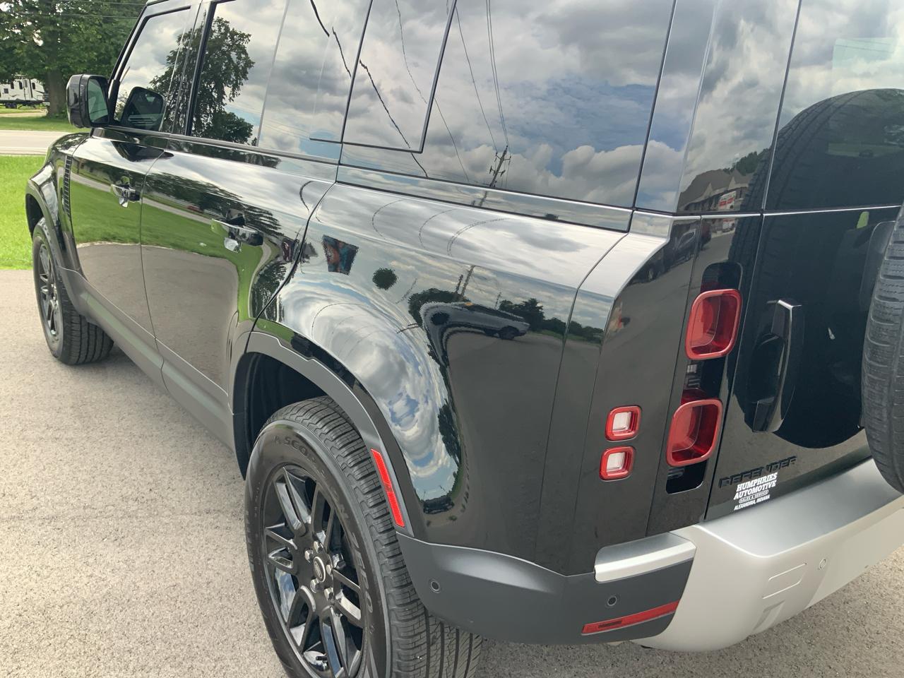 Land Rover Defender P300 110 S 2025