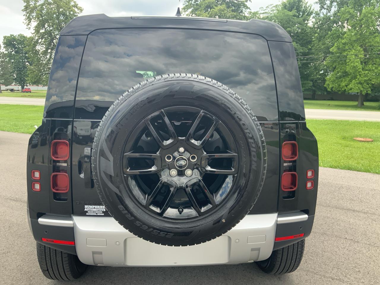 Land Rover Defender P300 110 S 2025