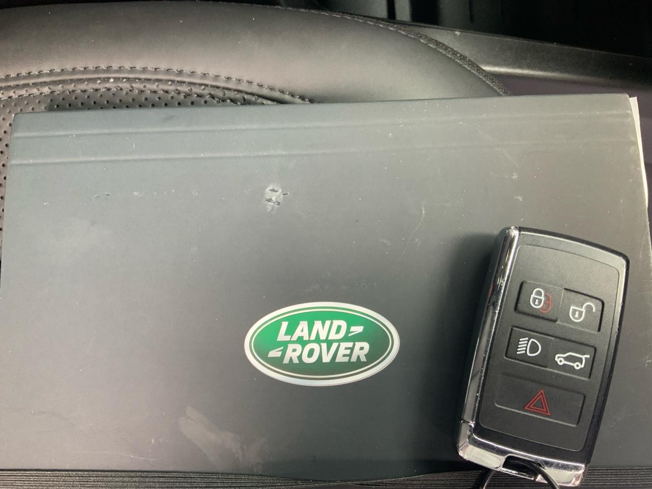 Land Rover Defender P300 110 S 2025