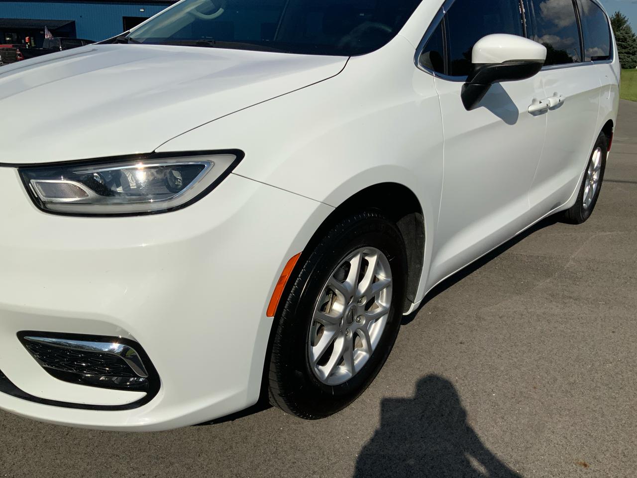 Chrysler Pacifica Touring L 2023