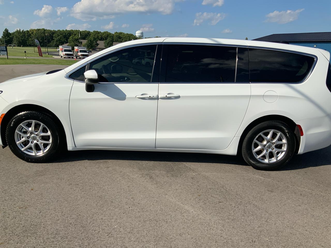 Chrysler Pacifica Touring L 2023