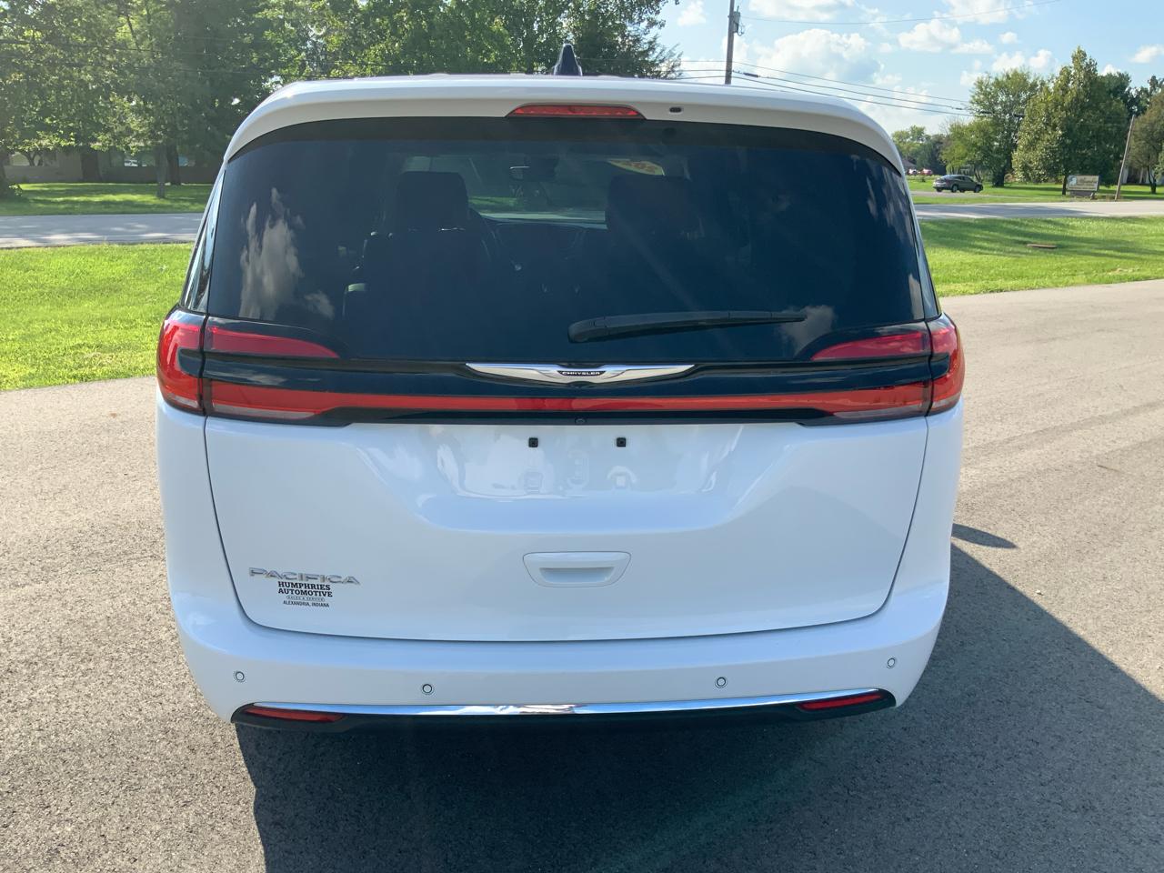 Chrysler Pacifica Touring L 2023