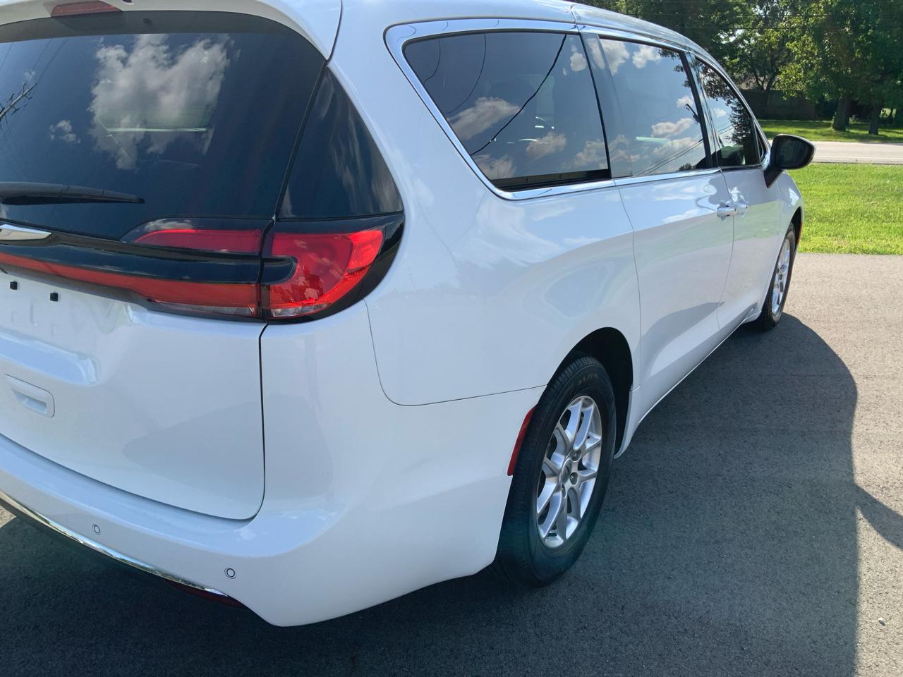 Chrysler Pacifica Touring L 2023