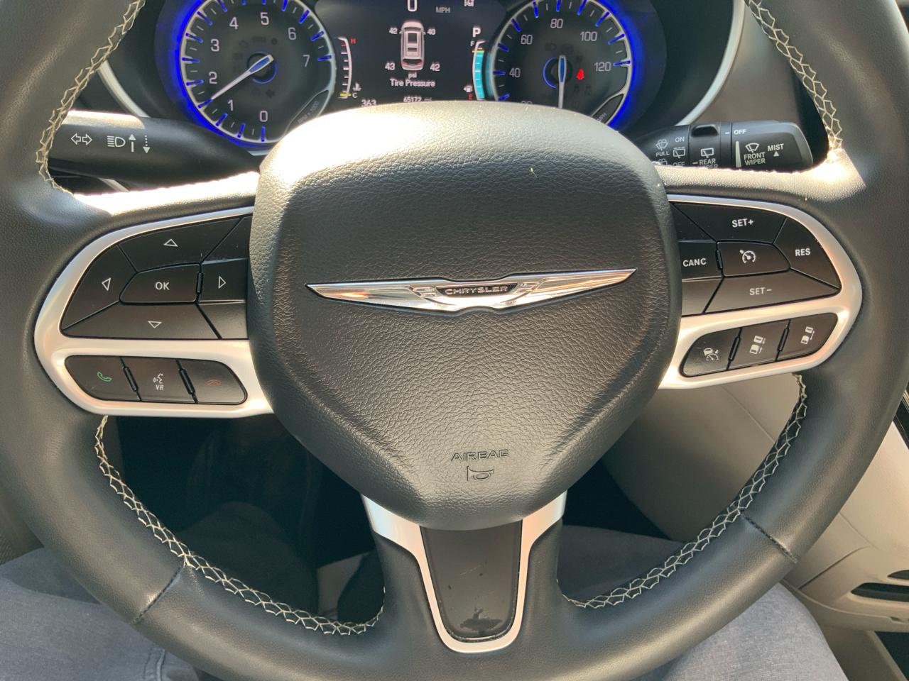 Chrysler Pacifica Touring L 2023