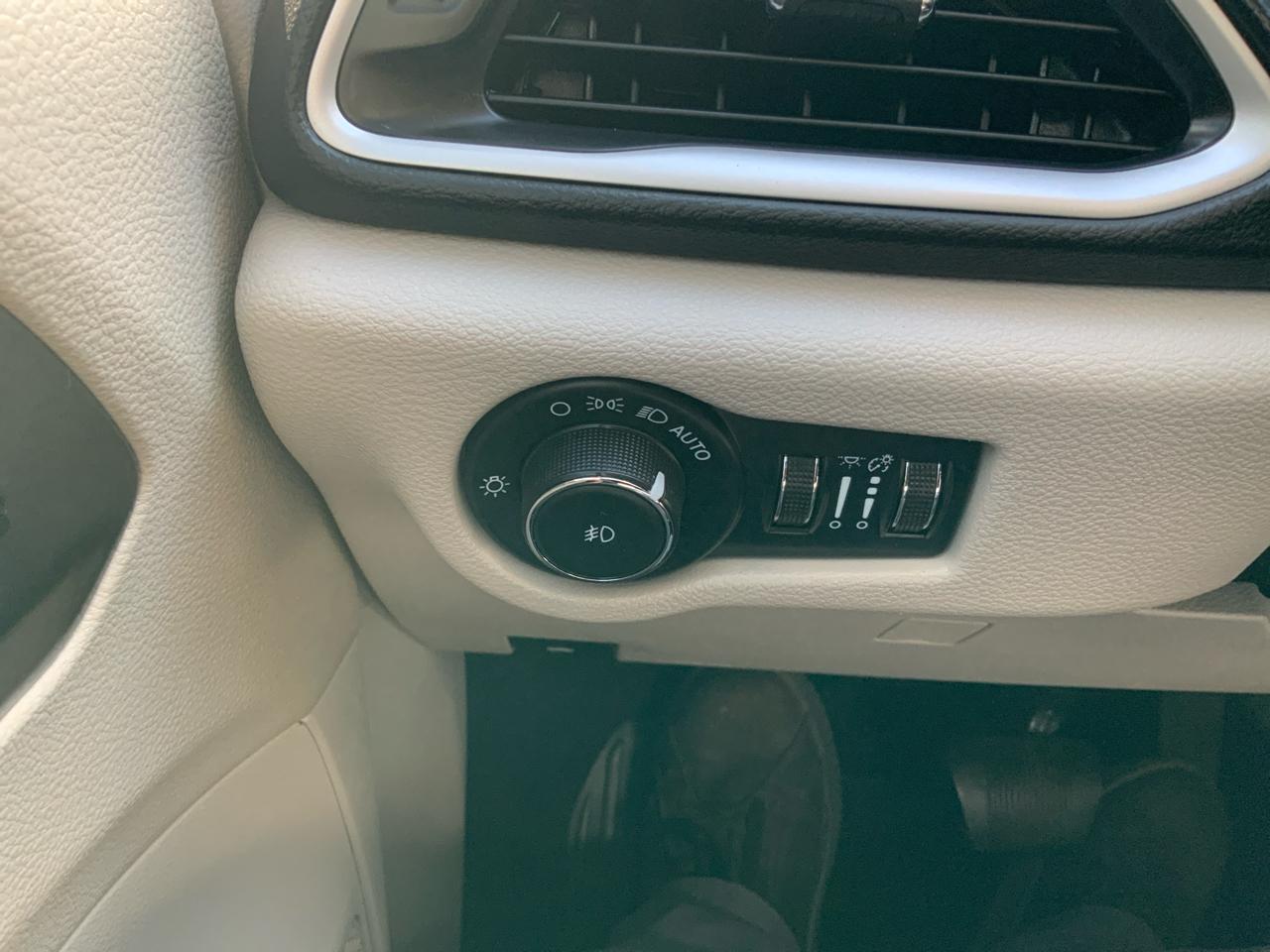 Chrysler Pacifica Touring L 2023