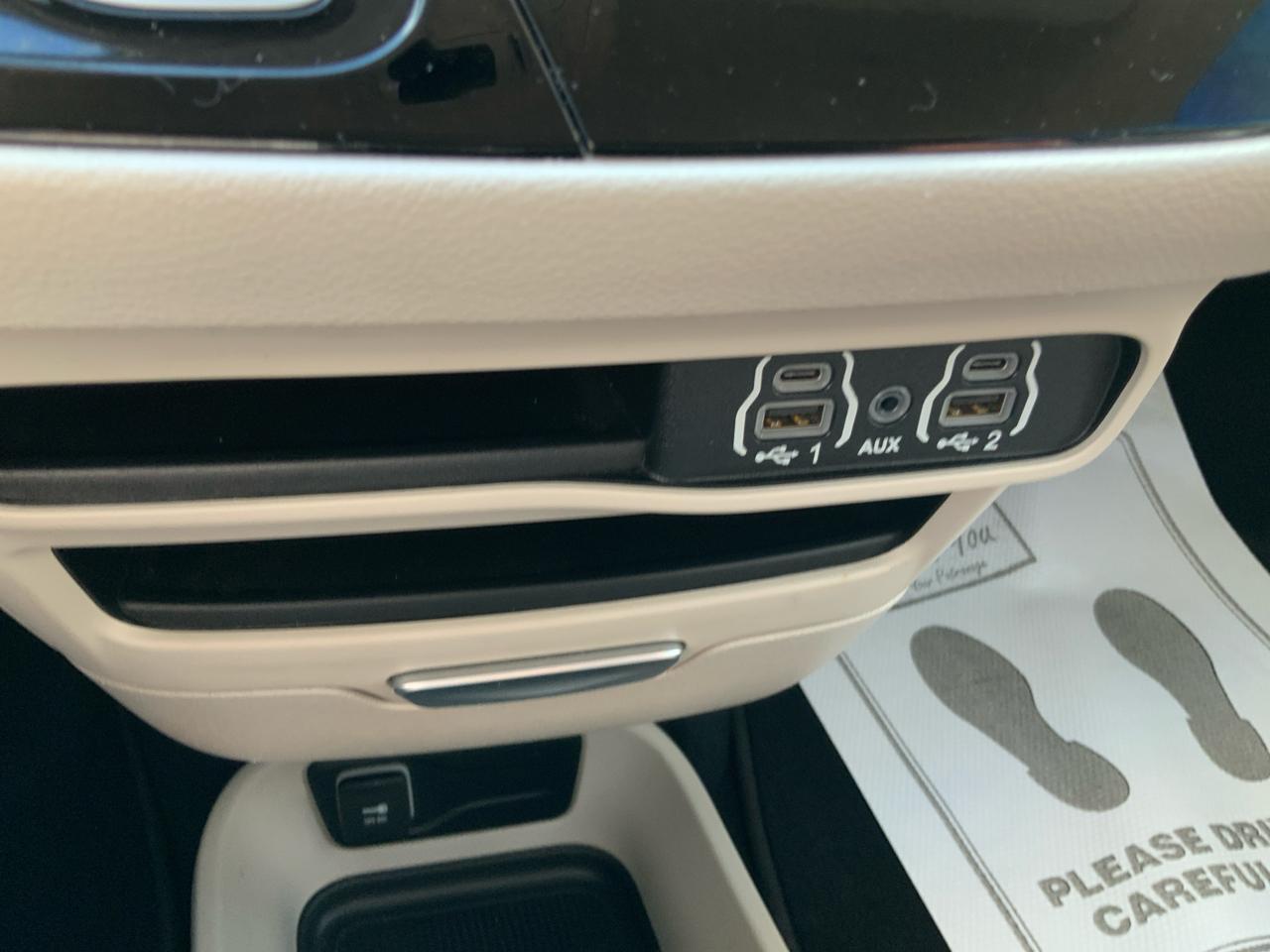 Chrysler Pacifica Touring L 2023