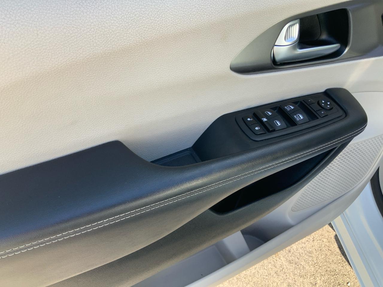 Chrysler Pacifica Touring L 2023