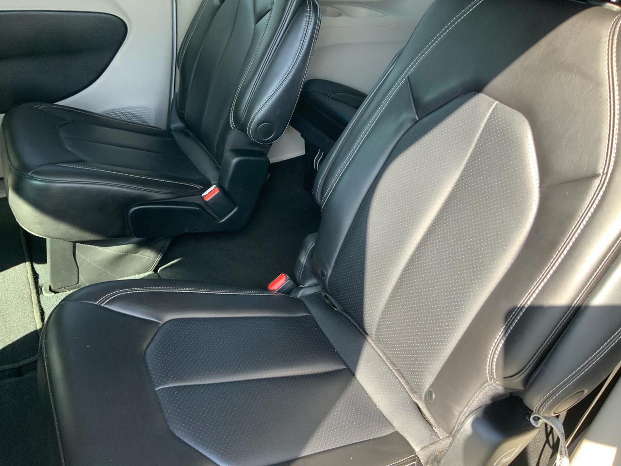 Chrysler Pacifica Touring L 2023